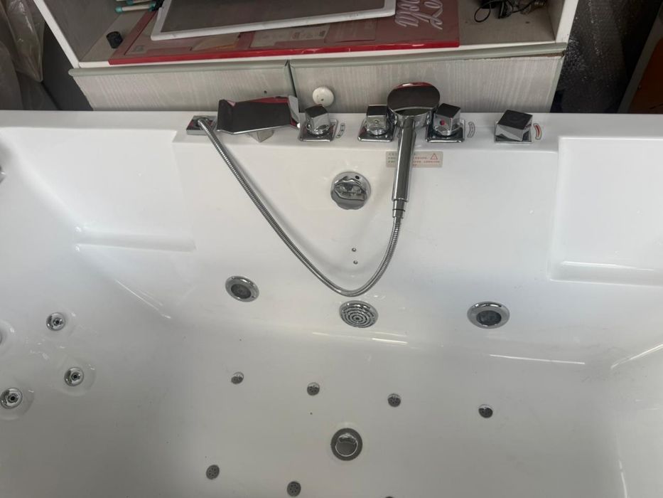 Продается Джакузи ванна