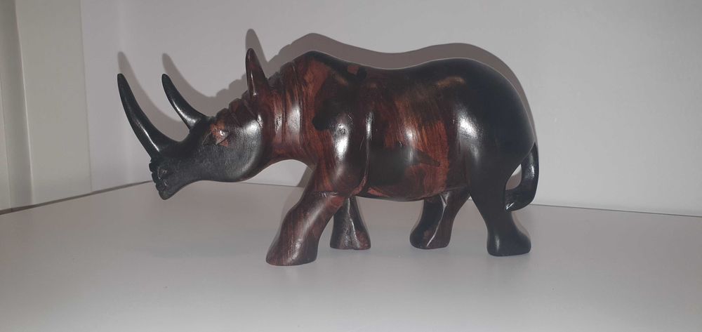 Rinocer decorativ din lemn Ebony – suvenir autentic din Kenya, 20 cm