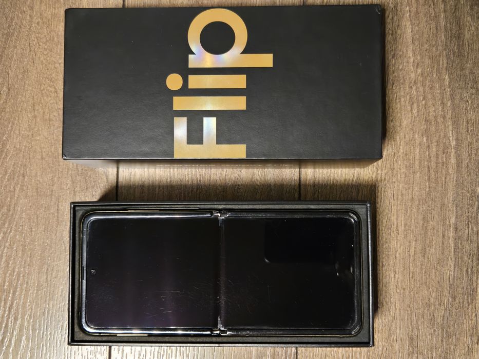 Мобилен телефон SAMSUNG GALAXY Z FLIP 256GB DS F700 Gold