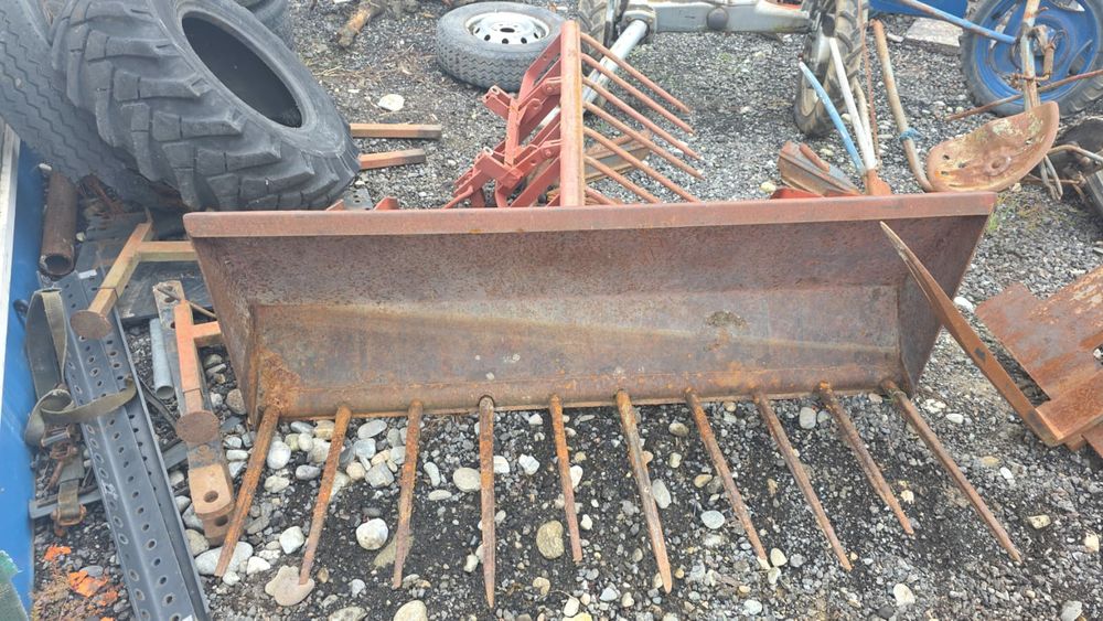 Incarcator profesional 4 cilindri  de tractor