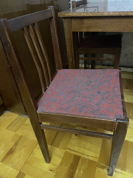 Продается Раздвижной стол + 4 стула