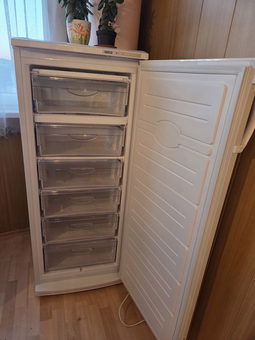 Продам  морозильную камеру