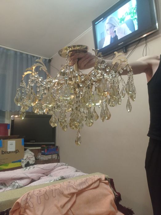 Продам хрустальную ластру