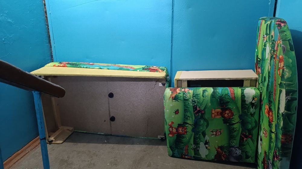 Продам б/у детский диванчик