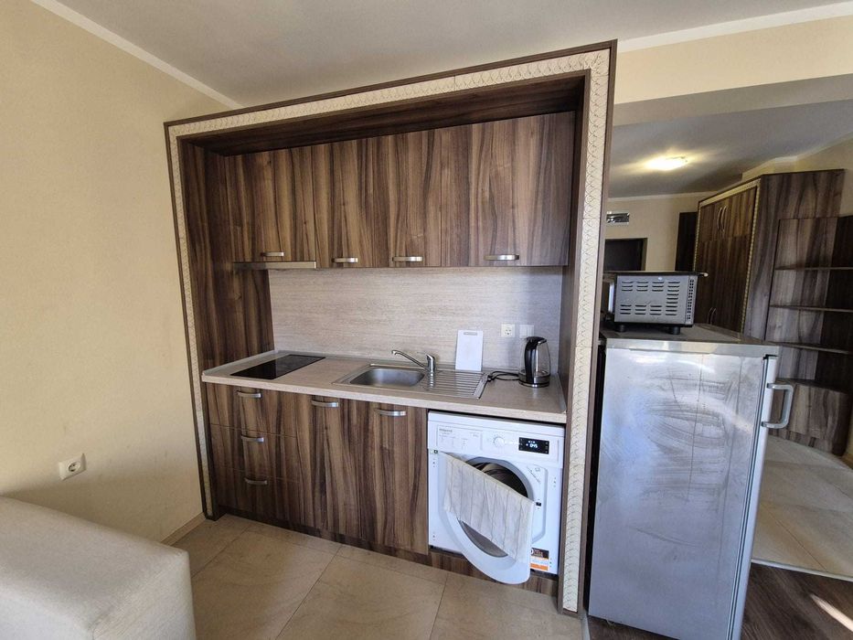 Дава се под наем Двустаен апартамент в Варна, Цветен квартал - 70 кв.м за 600 € - Снимка #2