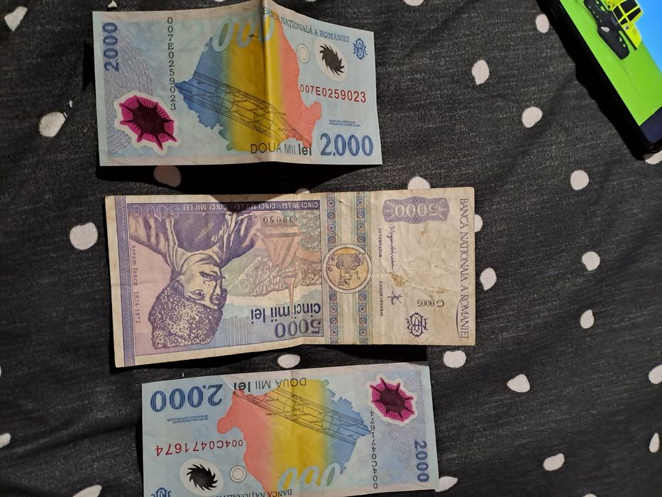 Vând bancnote de colecție vechi  5000 lei și 2000 lei