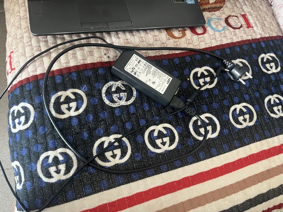 Продам ноутбук самсунг