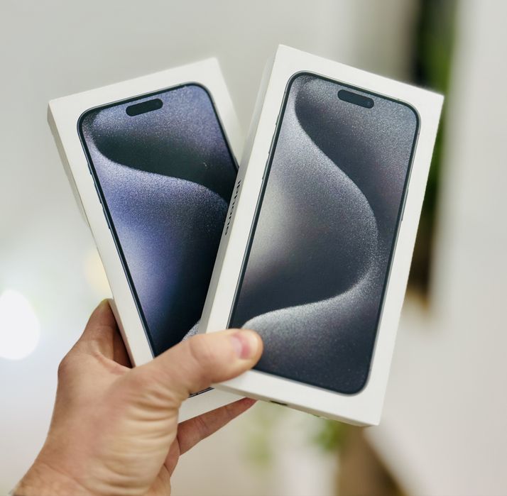 iPhone 15 Pro Max 256GB - Titanium Blue & Black Neverlocked