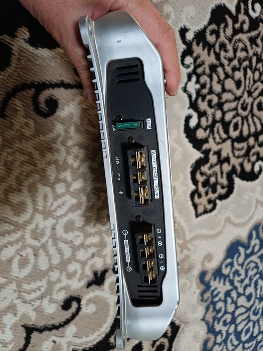 Koreyskiy usilitel BLAUPUNKT GTA 275 425 Watt