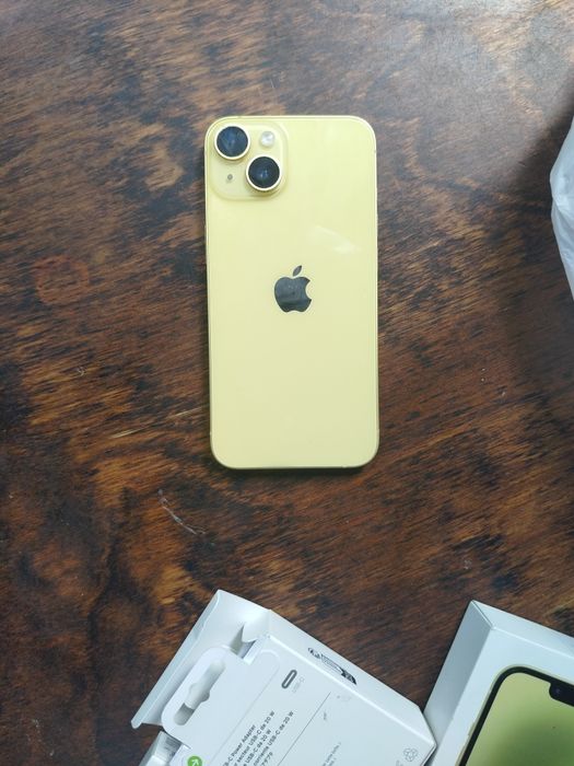 Продам iPhone 14