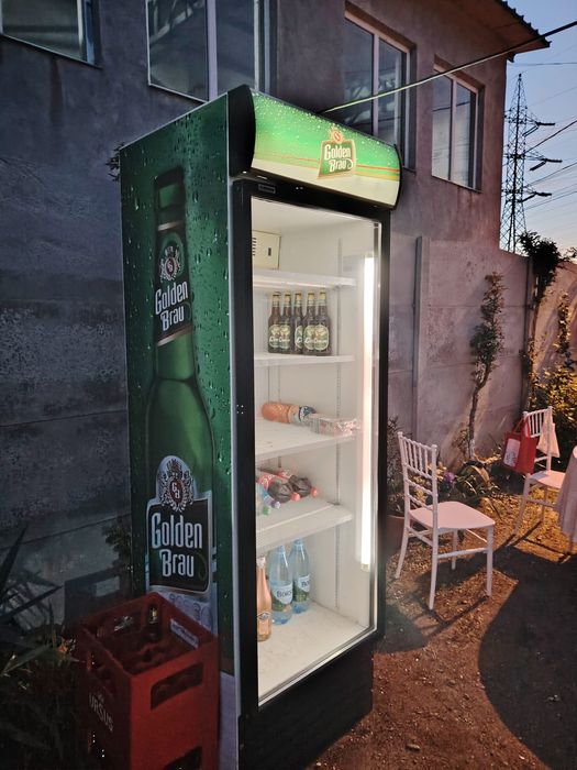 Se închiriază vitrine frigorifice