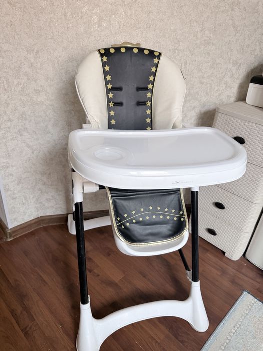 Стул для кормления малышей