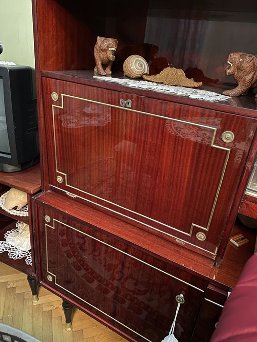 Mobila veche de sufragerie