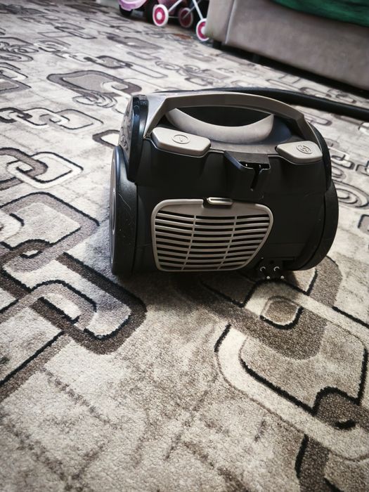 Продам новый пылесос