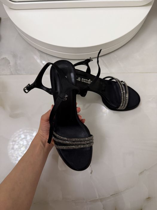 Чёрные босоножки с блёстками на удобном каблуке размер 37