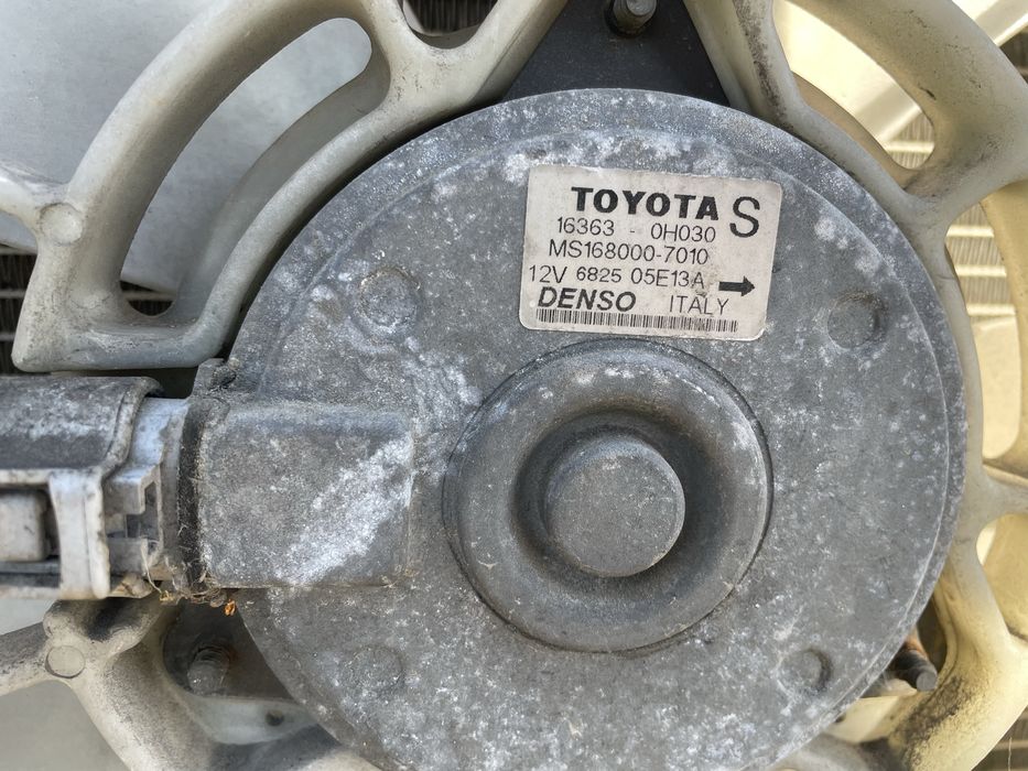 Радиатор и перка за охлаждане за toyota avensis 1.8 i