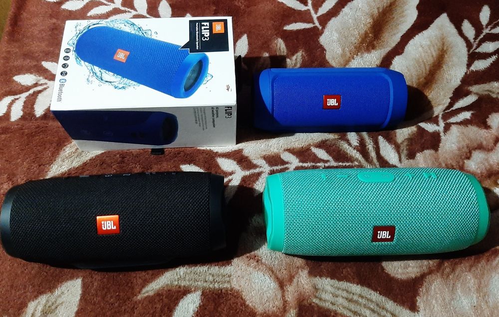Vând lot pachet 4 Boxe JBL Defecte - Charge 3 x2, Charge 2, Flip 3  în stare bună