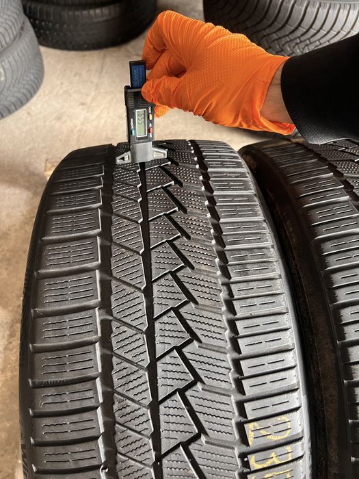 2 anvelope iarna 235/35/20 , continental , dot 5.5 mm