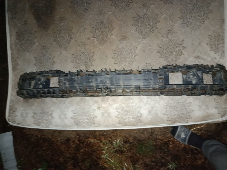 Продам усилитель бампера задние б-4 универсал.