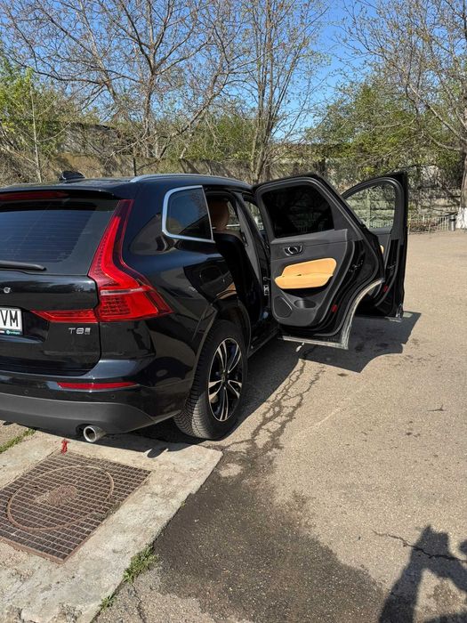 VOLVO XC60 2019 — imagine 3