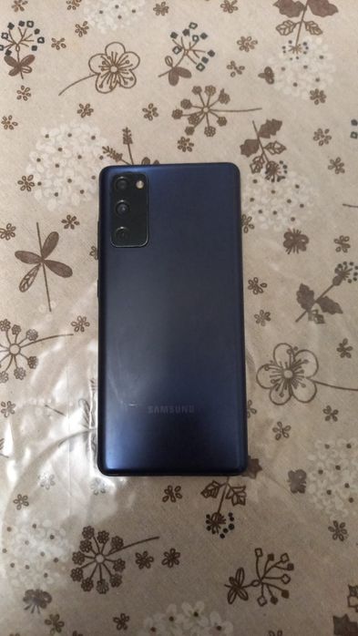 Samsung s20 fe Обмен и могу продать