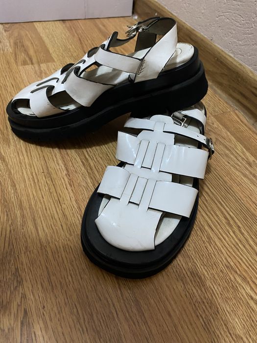 Сандалии кроссовки