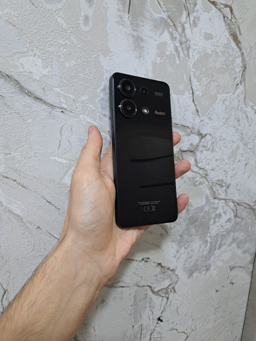 Продам Redmi note 13 память 8+4/256