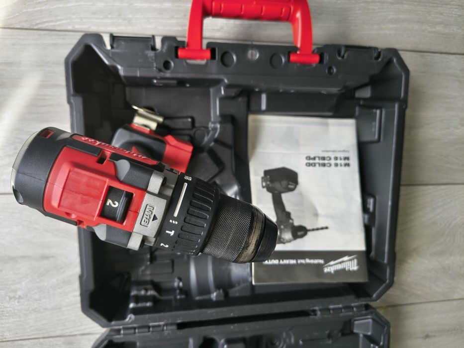 Scule profesionale Milwaukee 18V