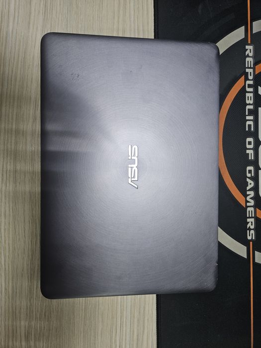 Asus Zenbook ux305f