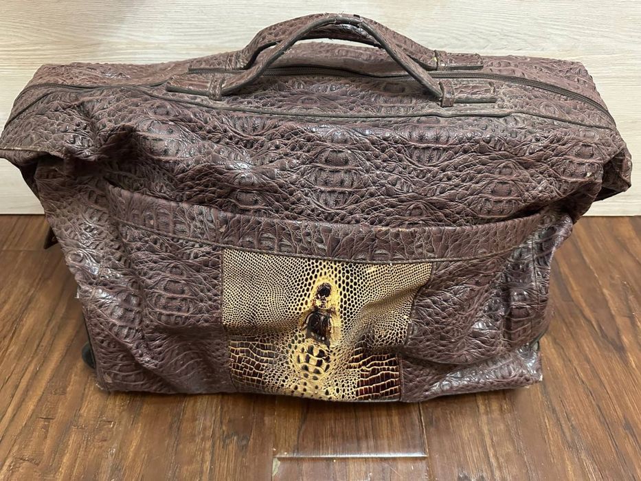 Дорожная сумка с выдвижной ручкой. Кожа