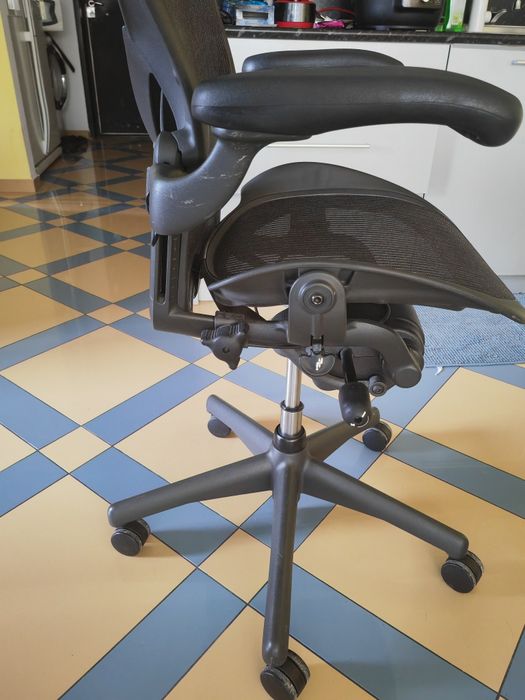 Herman Miller Aeron-(Ергономичен офис стол), размер B