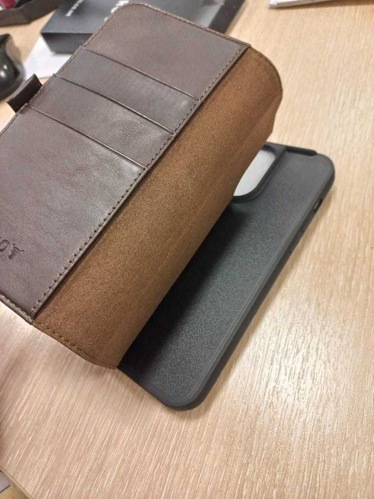 Кожаный чехол на iPhone 14 PRO MAX