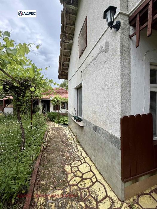 Къща в Ловеч, област-с.Драгана площ 55 цена 33000