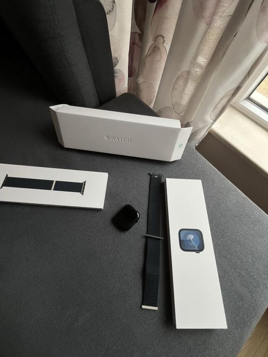 Apple Watch Series 9 – 45 мм. 100% батерия, перфектно състояние