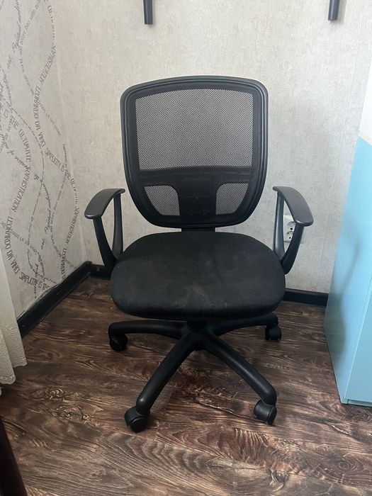 Продается компьютерный стул