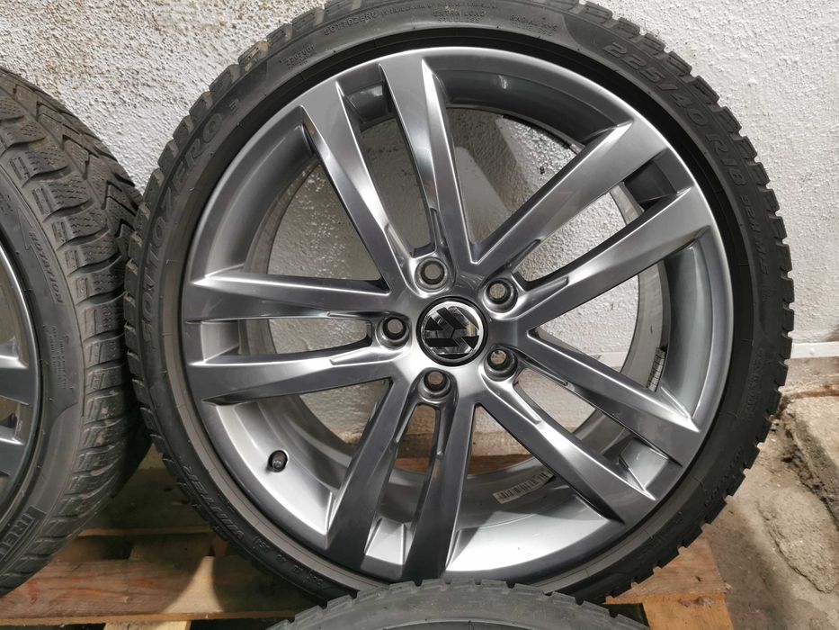 Jante Originale Vw Golf  7 . R 18 cu anvelope de iarna