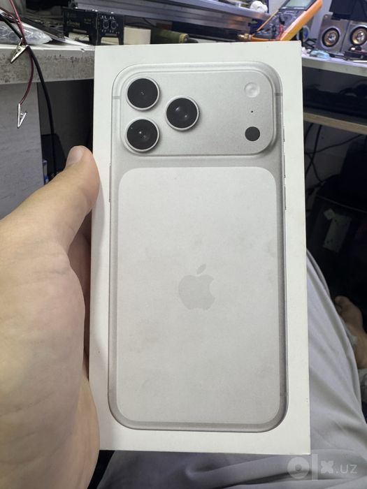 Iphone 17 Pro max 256GB ochilmagan. Sim esim regstratsya bogan