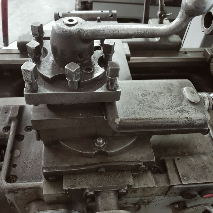 Продается токарные станки.