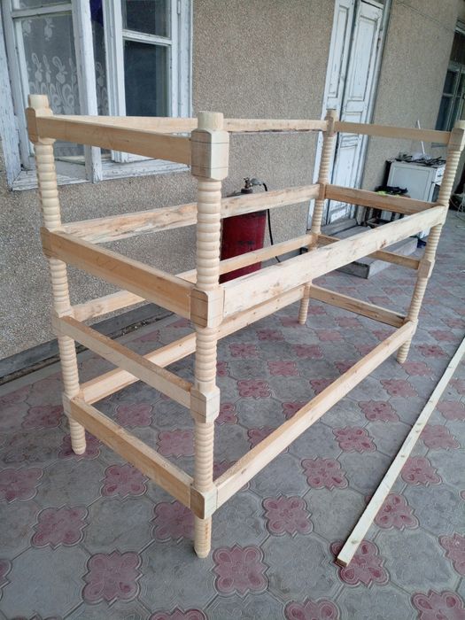 Sifatli va hamyonbop yog'ochdan  kravatcha stol stullar tayorlab beram