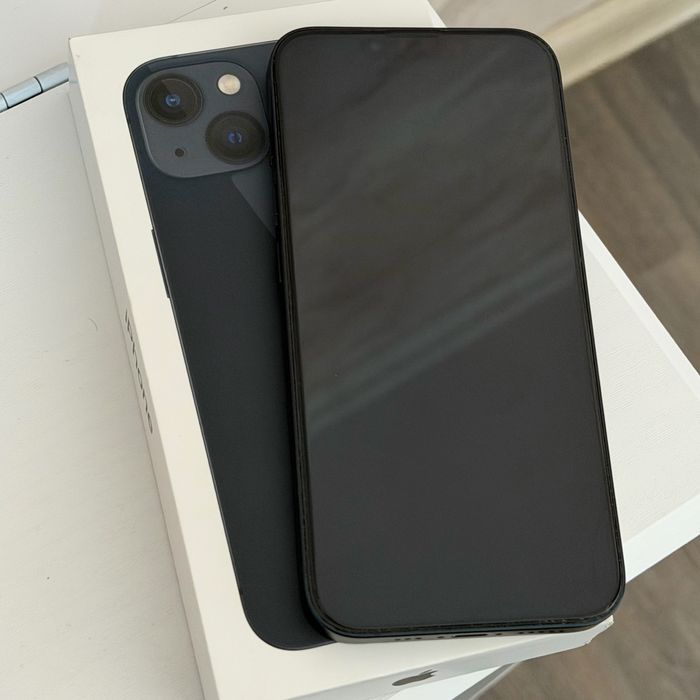 В продаже Iphone 13