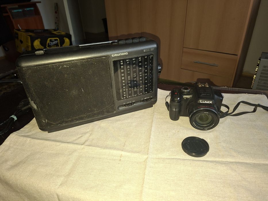 Radio Grundig cu 5 benzi și ap.foto Panasonic Lumix
