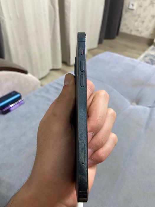 Продам айфон 12про срочно