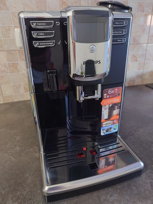 Espressor automat Philips EP5330/10 Seria 5000 sistem de lapte LatteGo