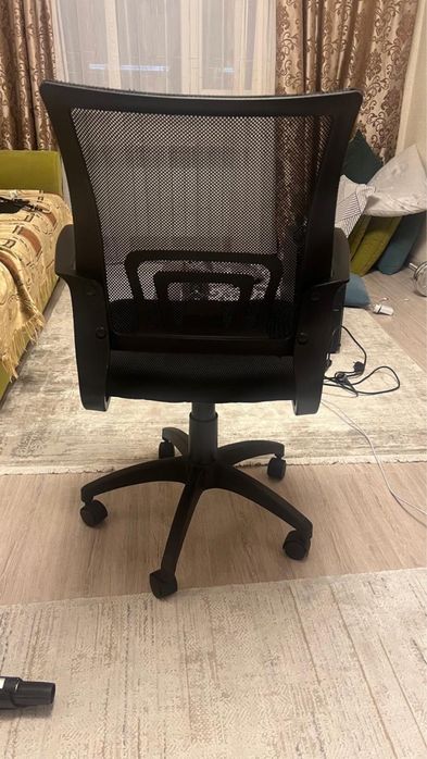 Продам офисное кресло.