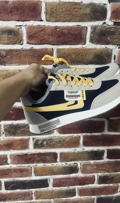 Продам кроссовки мужские