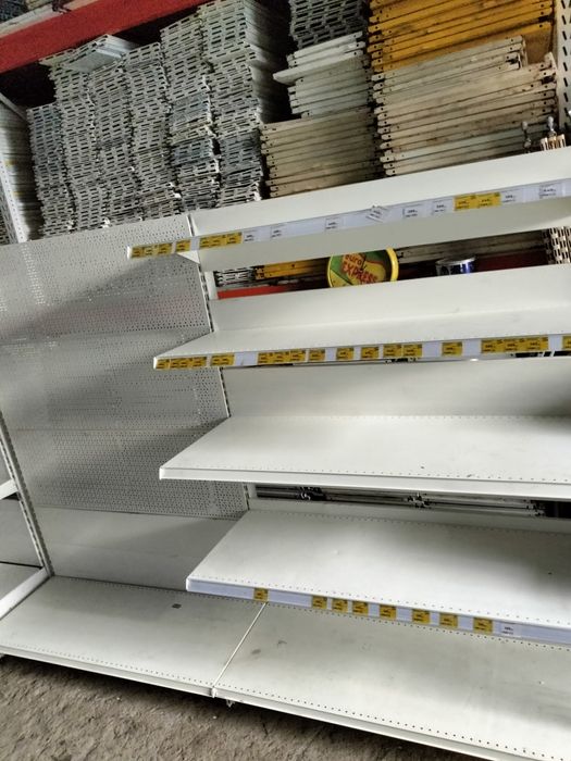 Витрина полька для магазина