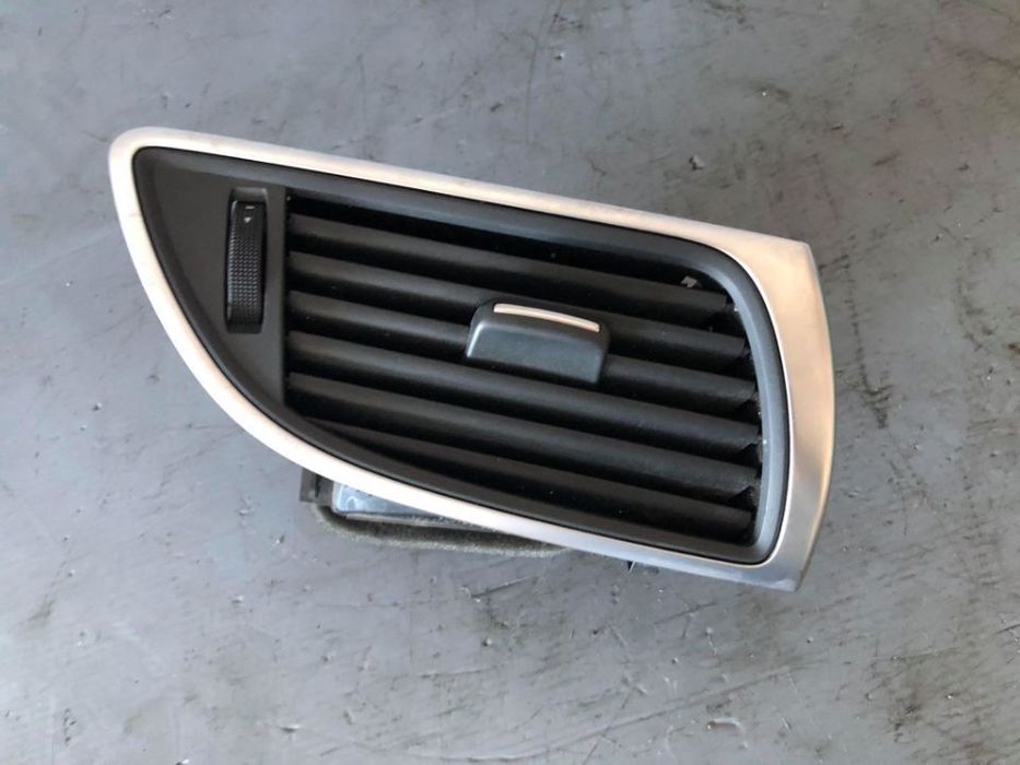 grila venitlatie bord  stanga fata audi a6 c7