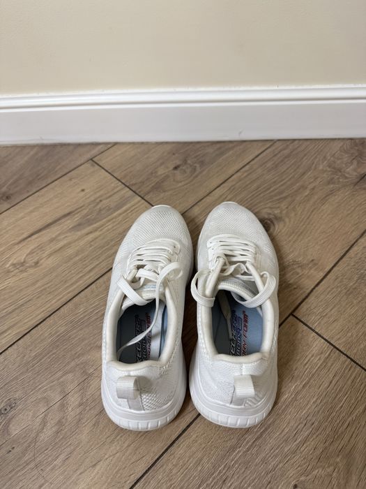 Кроссовки skechers