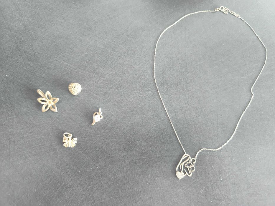 Сребърни гривни и синджири