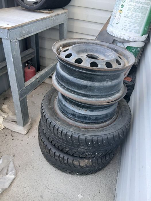Продаётся колеса с покрышкой